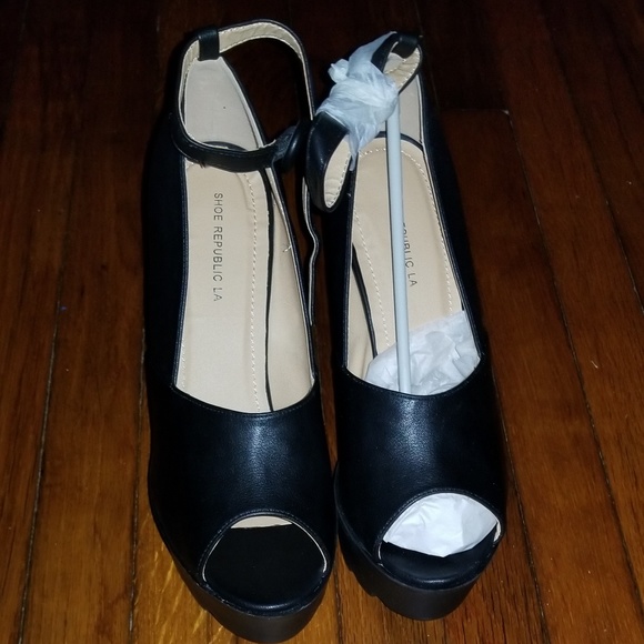 Shoes - Bulky Open Toe Heals